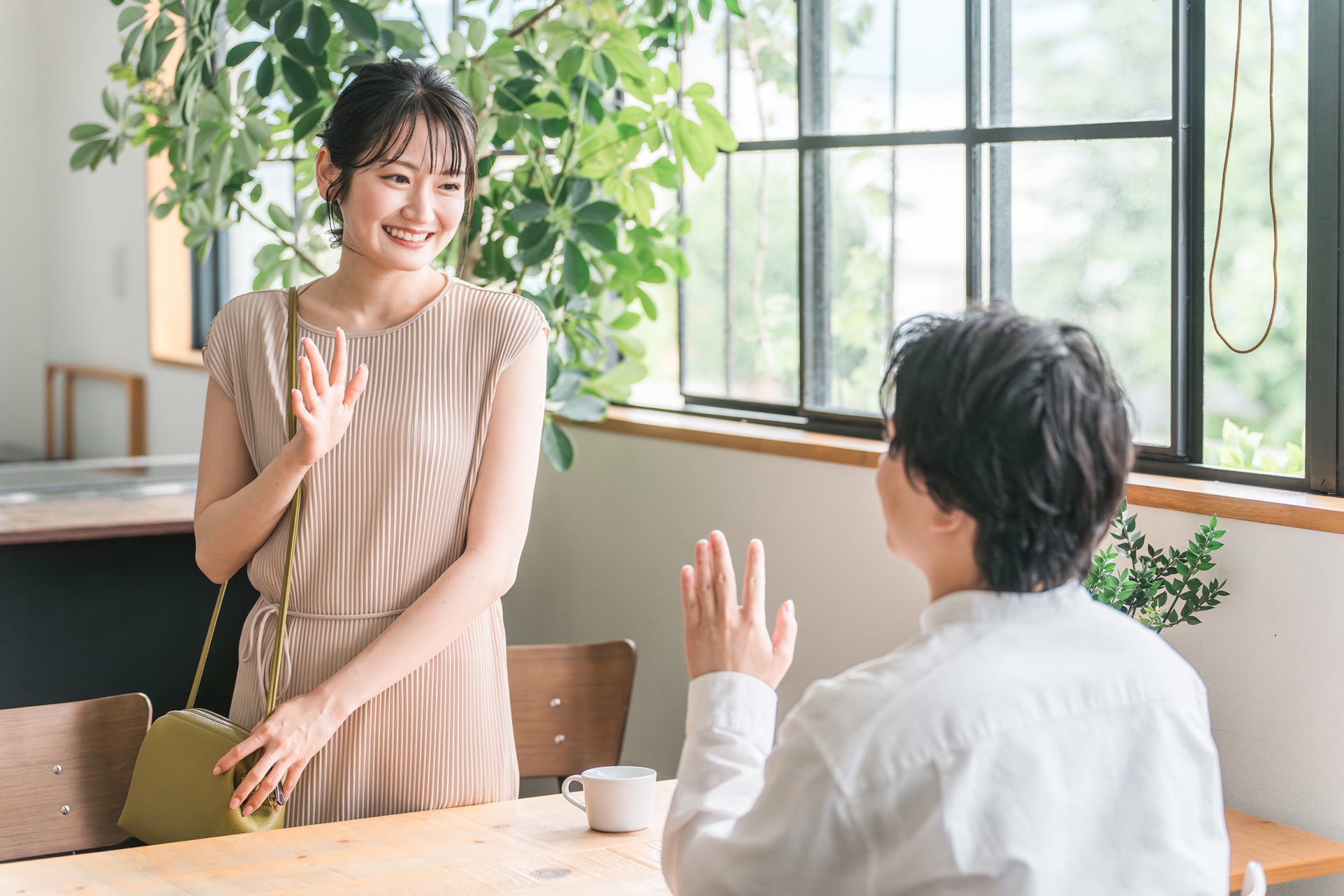 すぐ帰る人の心理と特徴とは？向き合い方についてのアドバイス