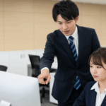 出しゃばりな人の特徴と心理・対処法|職場でのうざい振る舞いを解決