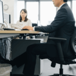 何もしていないのに嫌われる原因とは？無意識な行動と対処法