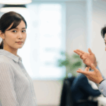 職場で嫌われる人の特徴と改善策|良好な人間関係を築く方法