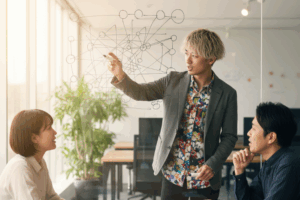 ぶっ飛んでる人の特徴と付き合い方｜天才と言われる理由も解説